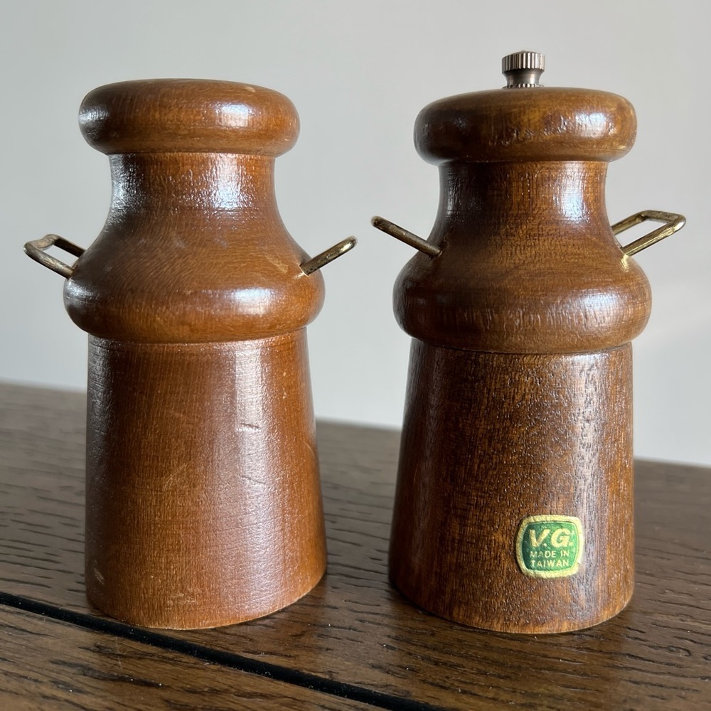 Vintage Wooden Salt Shaker and Pepper Mill Grinder Set 4.5” Tall - Picture 2 of 10